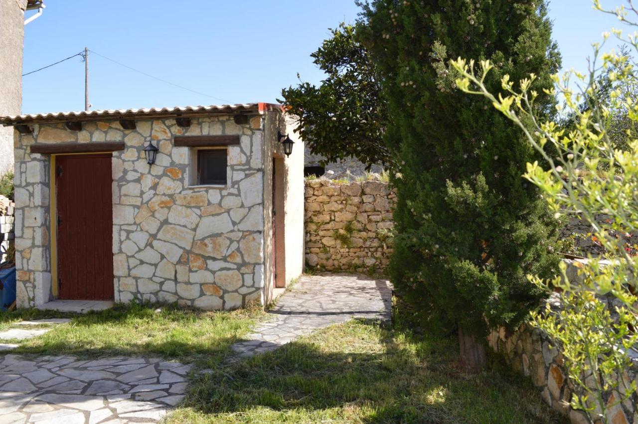 - Corfu Holiday home Makrades